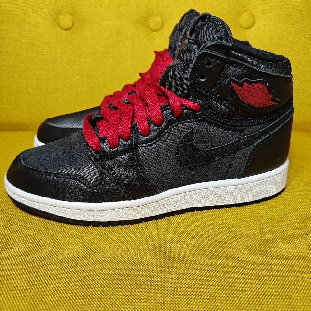 Air Jordan 1 Retro High OG BG 'Black Gym Red'  Big Kids Shoe Size 4